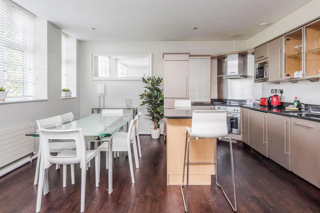 Roomspace Serviced Apartments - Princes House Hove Extérieur photo